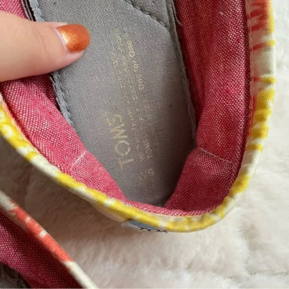 TOMS | Orange & Yellow Palm Tree Canvas Classics | Size 9W